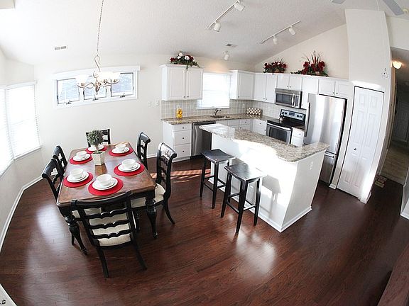 3rd image of 2922 Central Ave #2