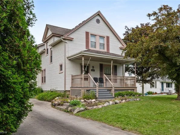 6560 Barton Rd, North Olmsted, OH 44070