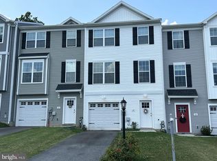 34 Overlook Dr, Hanover, PA 17331