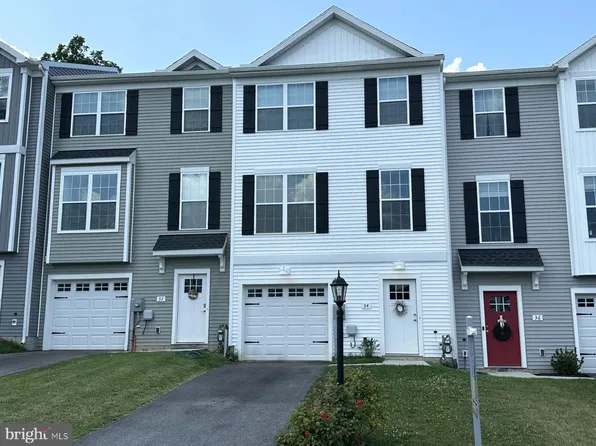 34 Overlook Dr, Hanover, PA 17331