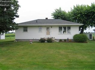 1237 E McGormley Rd, Fremont, OH 43420