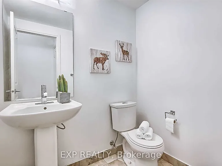 7167 Yonge St #523 — Photo 16