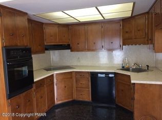 44 Great Oaks Dr, Nesquehoning, PA 18240