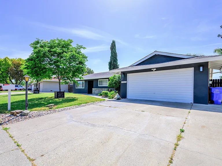9042 El Oro Plaza Dr — Photo 6