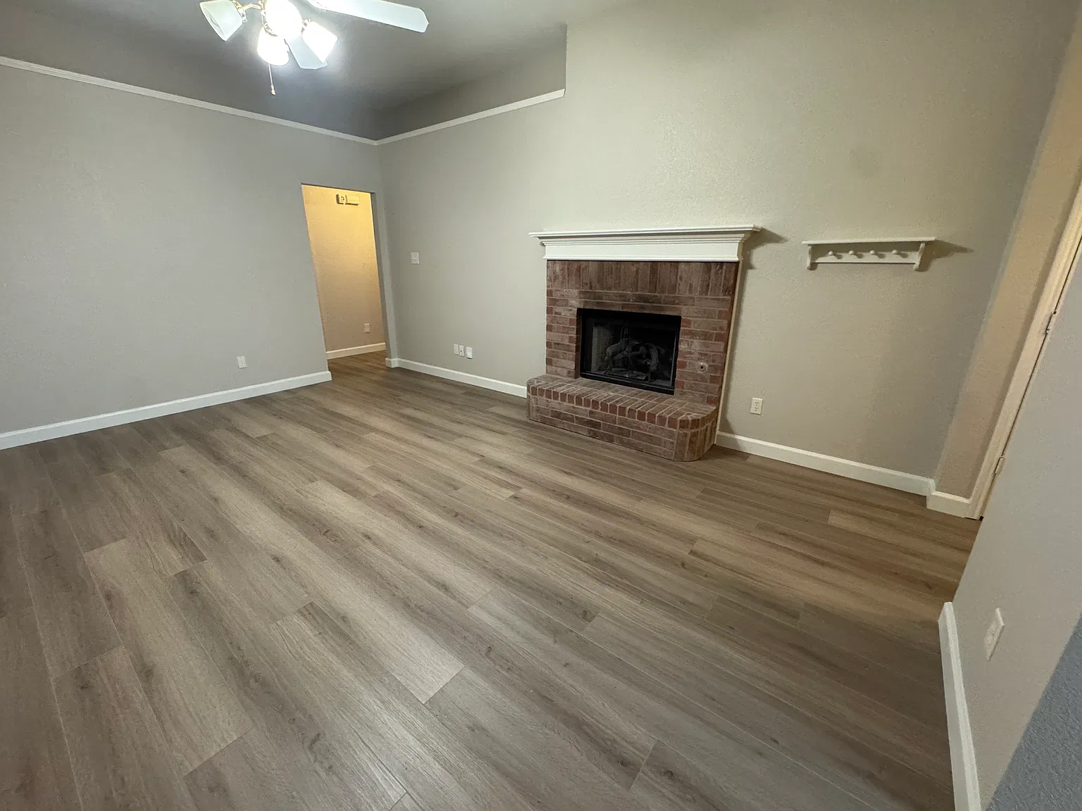 3 bed, 1315 sqft, $2,500 — Photo 2