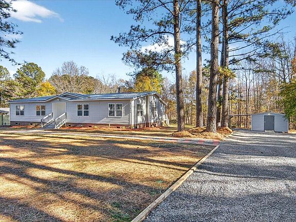 4th image of 4040 Tyler Dr