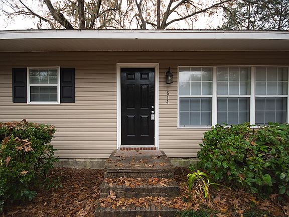 4th image of 1814 Canterbury Dr