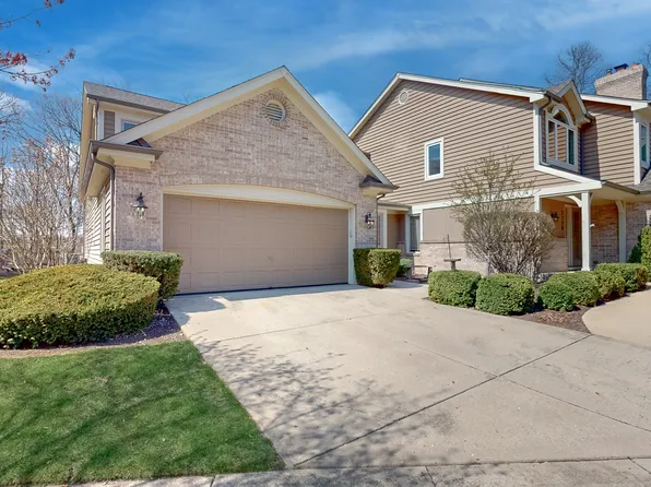 2720 Downing Ct, Aurora, IL 60502