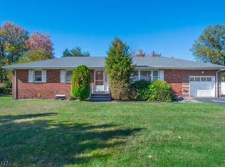 9 Knoll Rd, Fairfield, NJ 07004