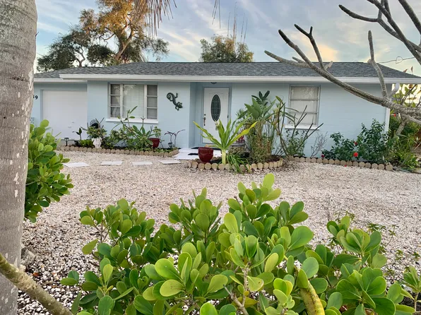 39 1st Ave #A, Englewood, FL 34223