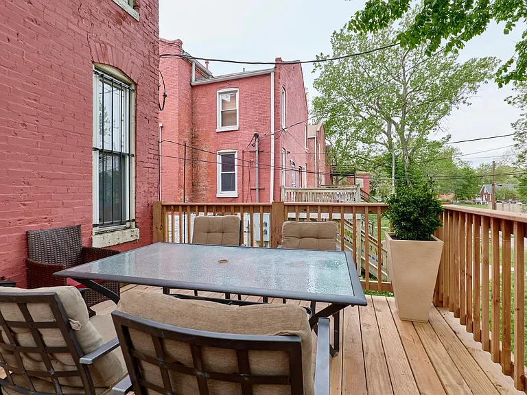 1421 N Park Pl — Photo 79