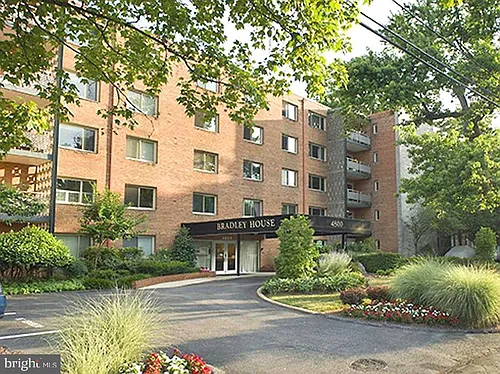 4800 Chevy Chase Dr #404 Photo 1