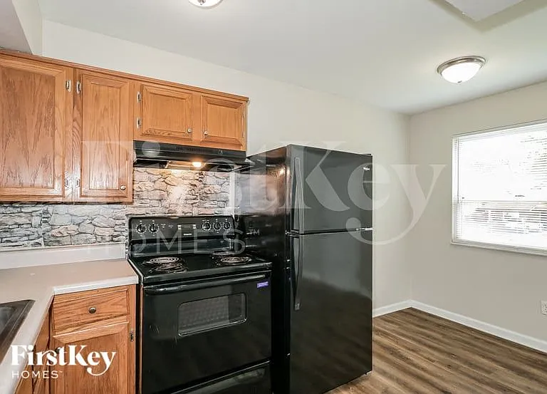 455 Down Hill Dr — Photo 7