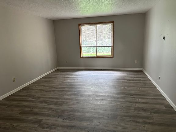4th image of 14602 NE 85th Cir