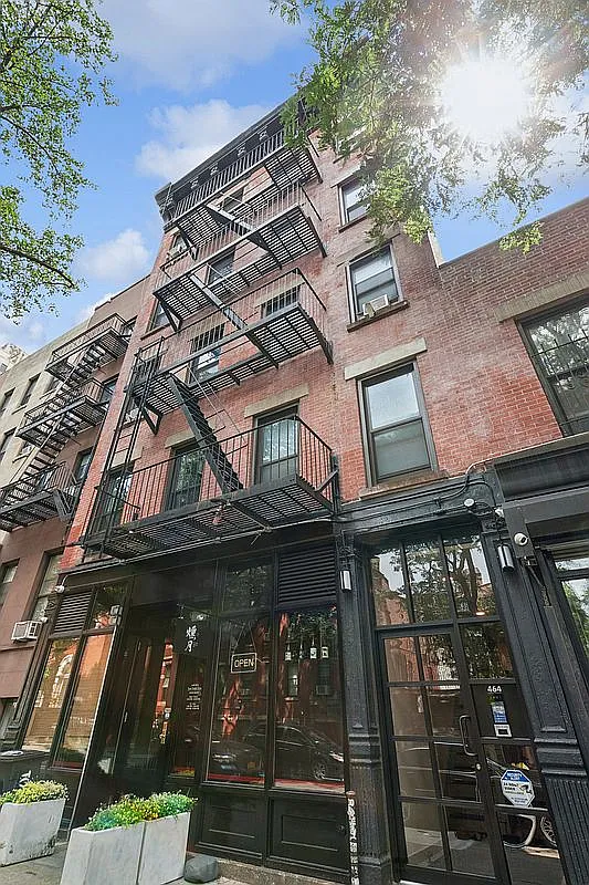 464 W 51st St APT 3E photo 1