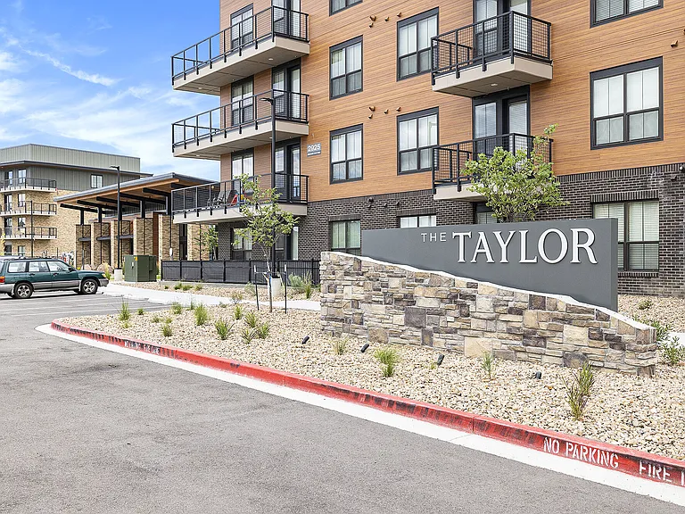 The Taylor at Greenway — Photo 27