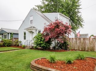 35 Martin St, Pawtucket, RI 02861