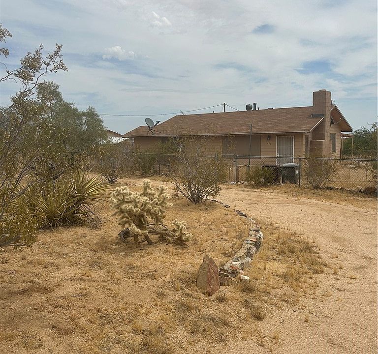1st image of 275 Artesia Ave