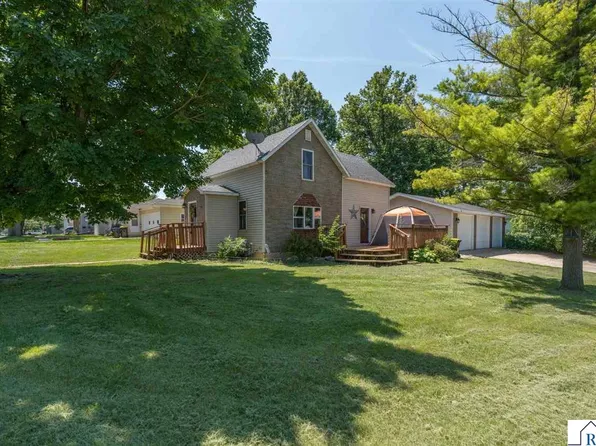 415 8th St N, Mountain Lake, MN 56159