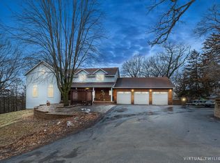 5360 Dahlgren Rd, Chaska, MN 55318