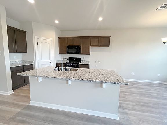 Raeford IV G - Kitchen - DSLD Homes