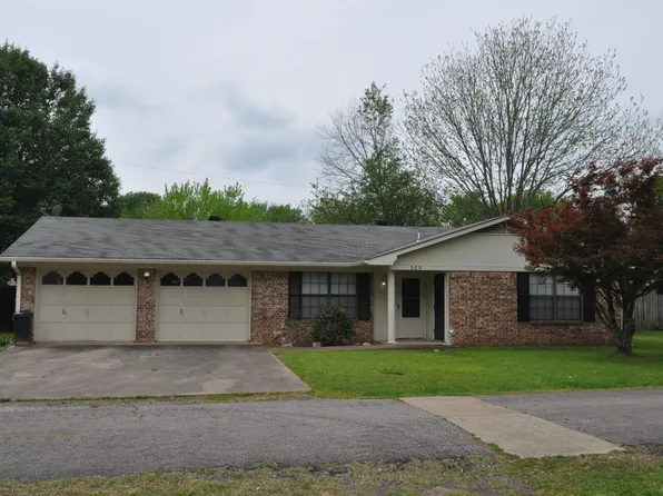 305 Jenny Lind Dr, Mena, AR 71953