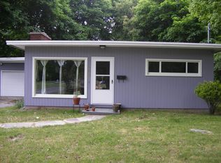 303 Brandegee Ave, Groton, CT 06340