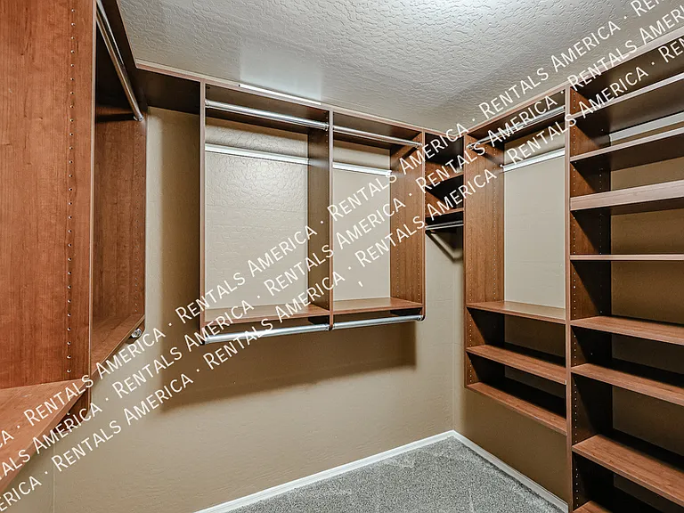 2614 W Florentine Rd — Photo 29