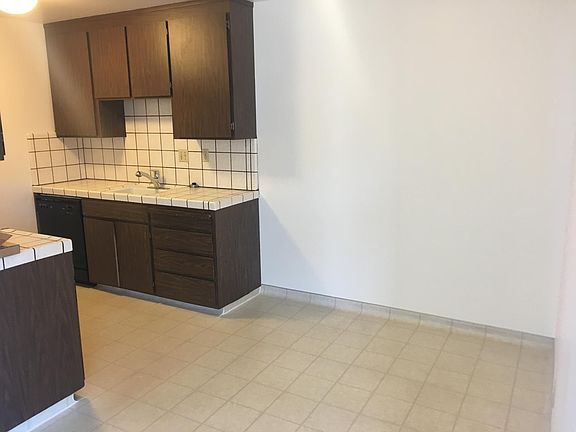4th image of 445 Commercial Ave APT 6