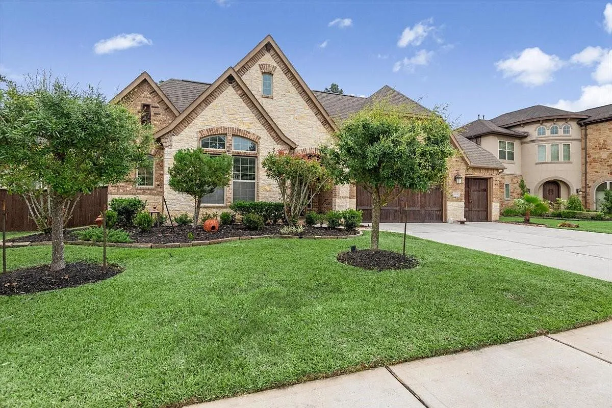 Building Photo - 23034 Creek Park Dr