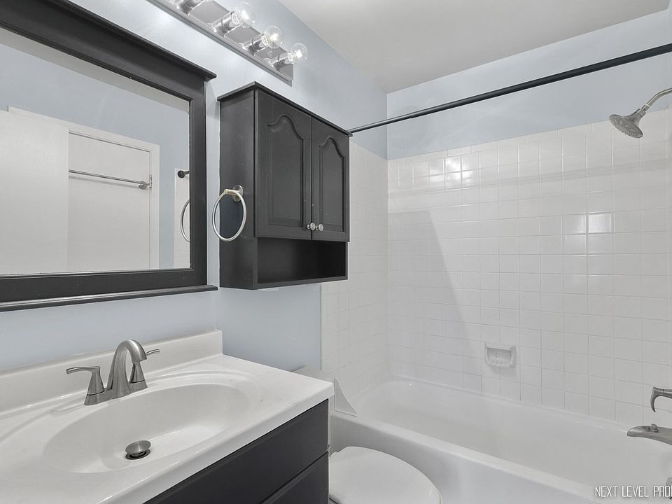 1st image of 2684 Waterford Ct