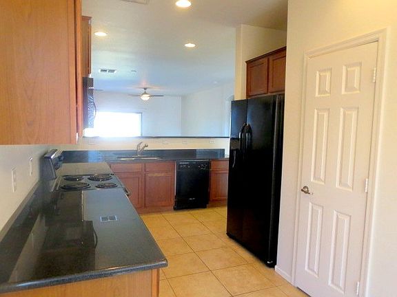 3rd image of 37170 W Mondragone Ln