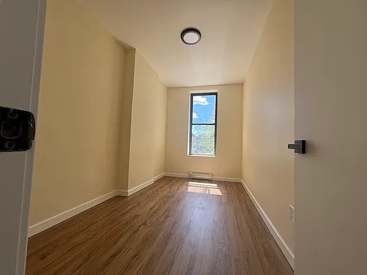 Rented by Redox Group Corp | media 12