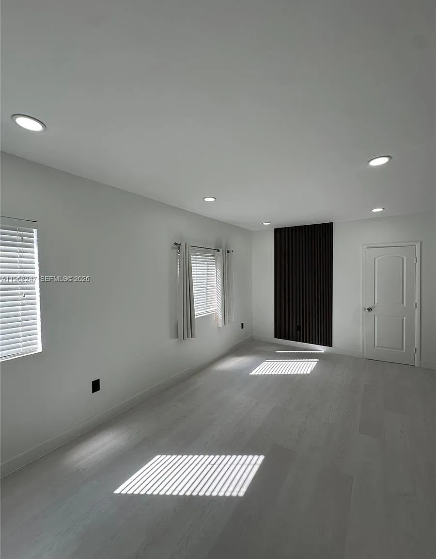 River Point Condo — Photo 1