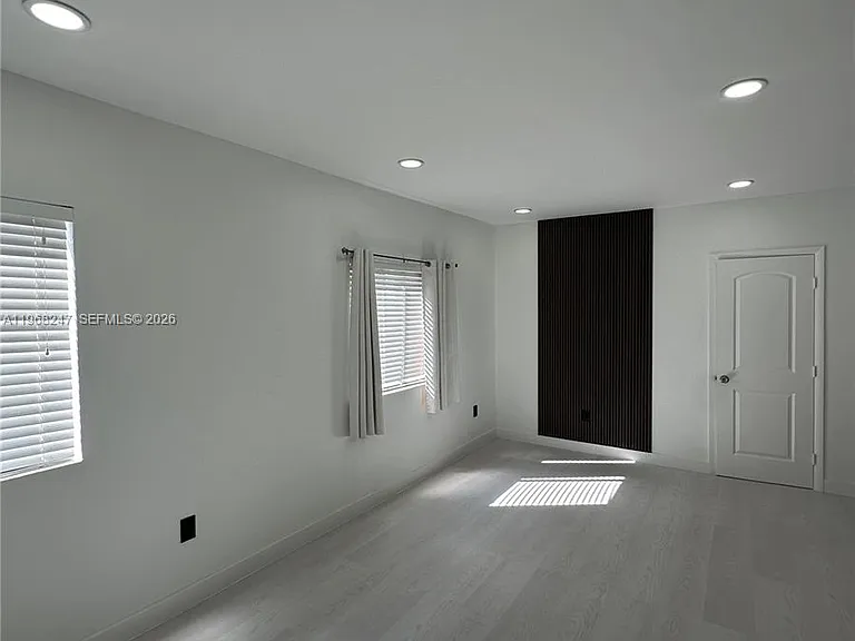 109 NW 6th Ave #5 — Photo 1