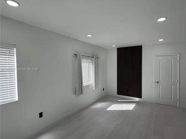 109 NW 6th Ave APT 5, Miami, FL 33128