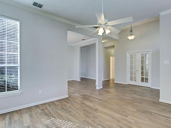 5th image of 11117 Knoxville Ln