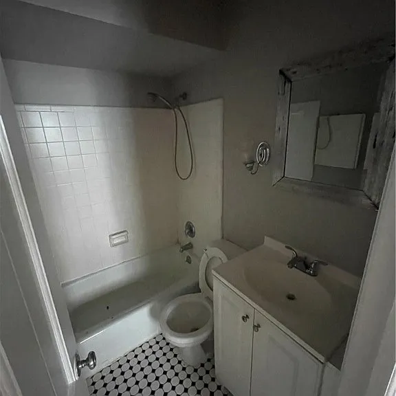 112 Houston St #6 — Photo 6