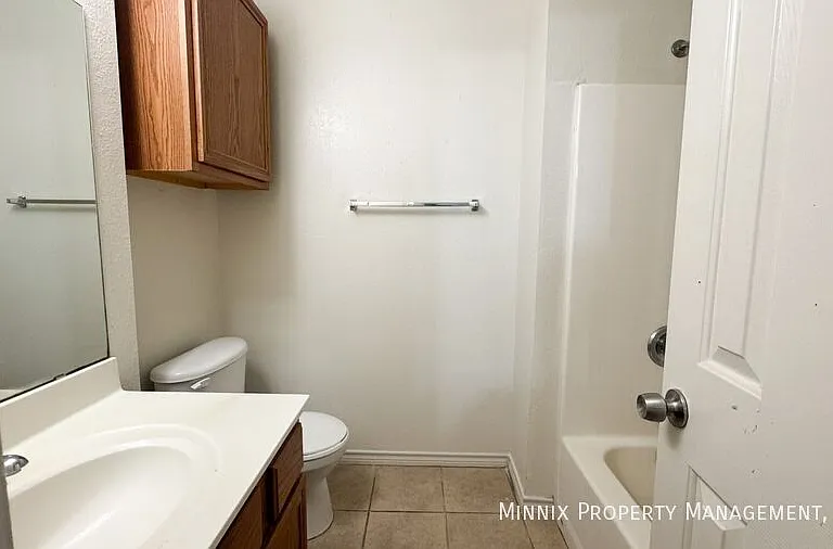 5415 Marshall St #B — Photo 13