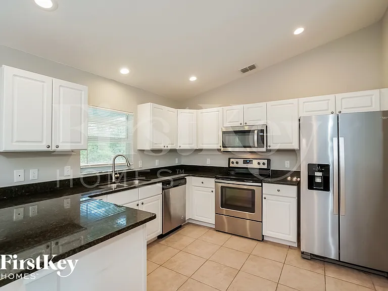12246 Gulfstream Blvd — Photo 6