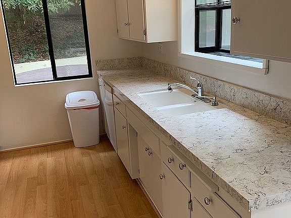 New Quartz countertops