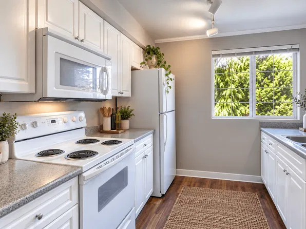 Langara, 5105 Issaquah Pne, Issaquah, WA 98029