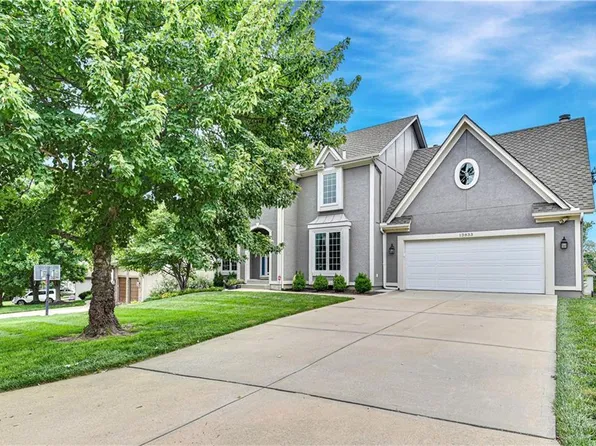 13833 Craig St, Overland Park, KS 66223