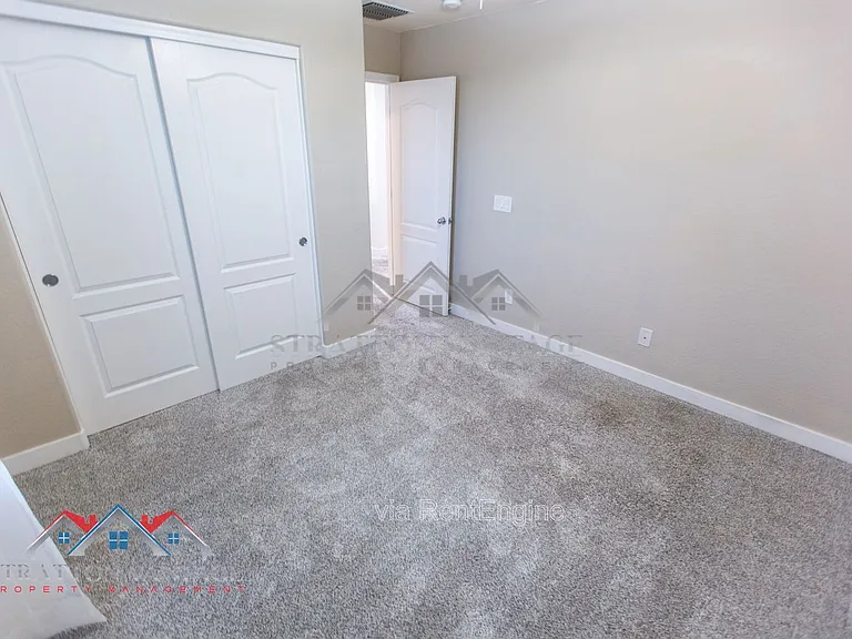 23658 S 210th Pl — Photo 27