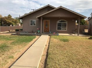 704 12th St, Orange Cove, CA 93646