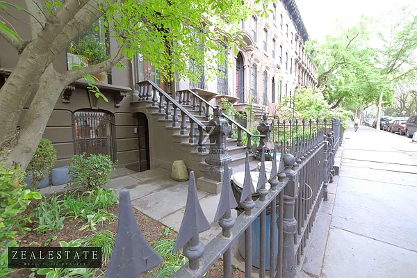 Rented by ZealEstate Group Inc | media 22