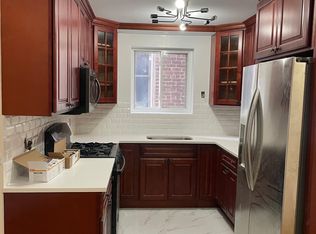 4220 Van Cortlandt Park E, Bronx, NY 10470