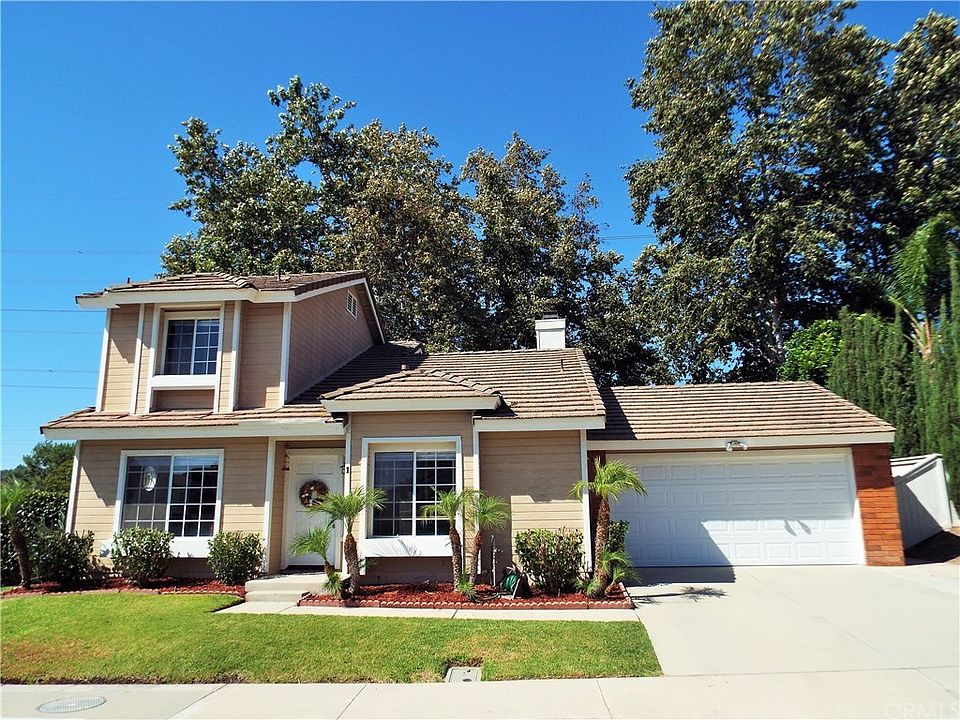1st image of 1 Starling Ln