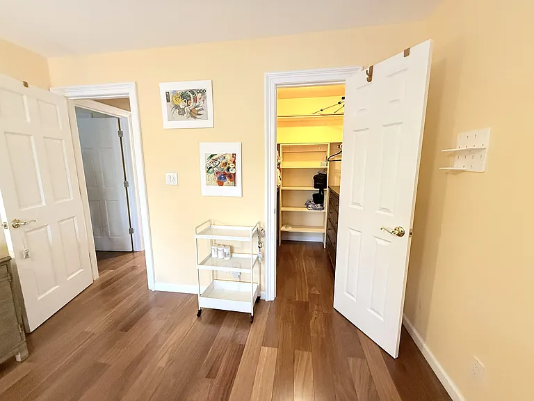 21 Manors Dr — Photo 16