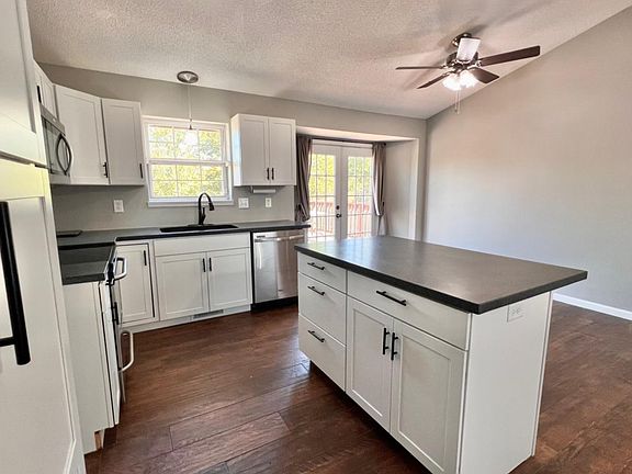 Kitchen-dining room Open Concept